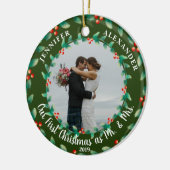 Unsere ersten Weihnachten als Mr. und Mrs. Foto Keramik Ornament (Links)