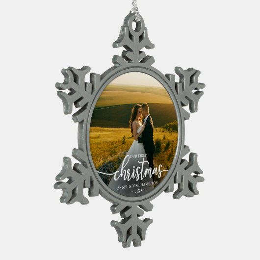 Unsere ersten Weihnachten als Mr. und Mrs. Simple Schneeflocken Zinn-Ornament (Links)
