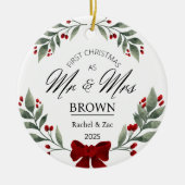 Unsere ersten Weihnachten Mr. und Mrs. Greenery Wa Keramik Ornament (Vorne)