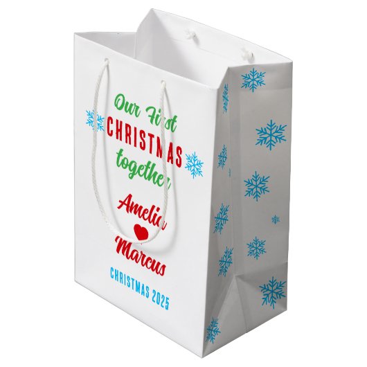 Unsere ersten Weihnachten zusammen Schneeflocken Mittlere Geschenktüte (Rückseite Schrägansicht)