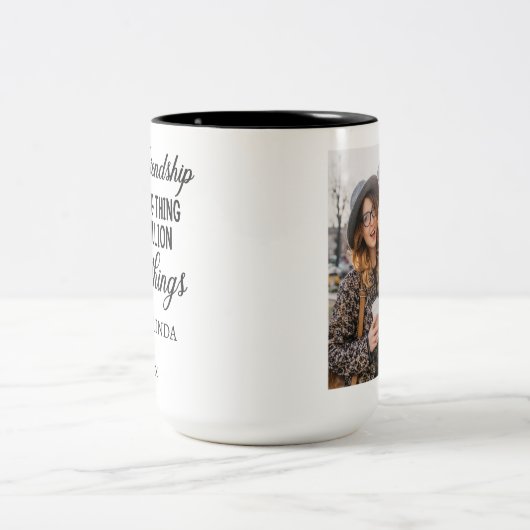 Unsere Freundschaft ist eine Million kleiner Dinge Zweifarbige Tasse (Mittel)