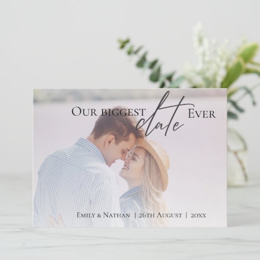 Unsere größte Date-Ever-Script-Foto-Hochzeit Save The Date (Stehend Vorderseite)