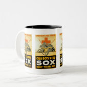 Unsere Jungen benötigen Sox ~ Strick Ihr Stückchen Zweifarbige Tasse (Vorderseite Links)