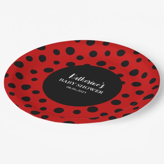 Unsere kleine Dame ist auf dem Weg, wie Mädchen Du Pappteller (Schrägansicht)