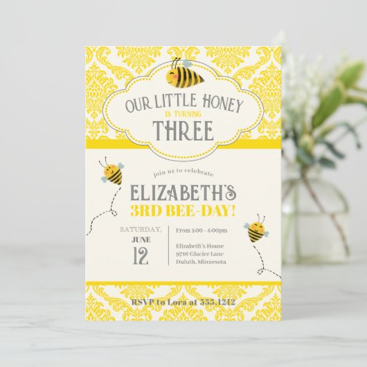 Unsere kleine Honigbiene zum Geburtstag Einladung (Stehend Vorderseite)
