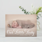 Unsere kleine Lady | Geburtsankündigung Ankündigung (Stehend Vorderseite)