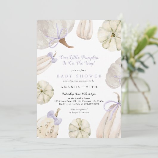 Unsere kleine Pumpkin Lila Bow Rustic Baby Dusche Einladung (Stehend Vorderseite)