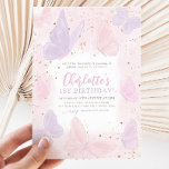 Unsere kleinen Schmetterlingsmädchen pink zum Gebu Einladung<br><div class="desc">Unser kleiner Schmetterling wird 1! Ein hübsches Schmetterlingthema für Ihre kleinen Mädchen 1. Geburtstag Party! Mit rosafarbenen und lila Schmetterlingen mit einem rosa Aquarellrand und Imitat Glitzer.</div>