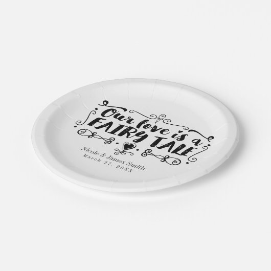 UNSERE LIEBE IST EIN FAIRE TALE Custom Wedding Emp Pappteller (Schrägansicht)