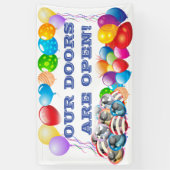 Unsere Türen öffnen Vinyl Banner 3' x 5' Banner (Vertikal)