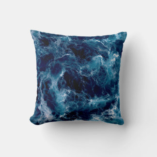 Untamed Sea Churn Kissen