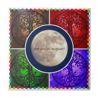 Unter August-Himmeln… Fliese