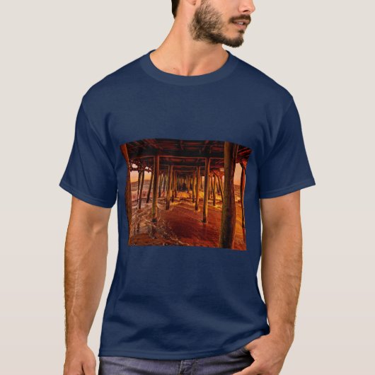 Unter dem Boardwalk Old Orchard Beach Pier in Main T-Shirt (Vorderseite)