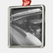 Unter dem Deckmantel Ornament Aus Metall (Links)