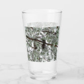 Unter dem schneebedeckten Kiefernwald WinterFoto Glas (Rückseite)