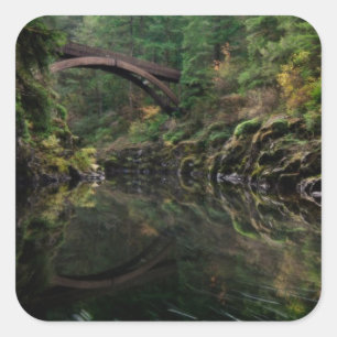 Unter der Brücke Quadratischer Aufkleber