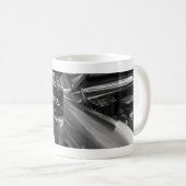 Unter der Hood-Graustufen-Tasse Kaffeetasse (VorderseiteRechts)