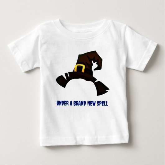 Unter einem neuen Zauber unter einem Hexenhut Baby T-shirt (Vorderseite)