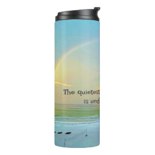 Unter einer Regenbogentherme Thermosbecher