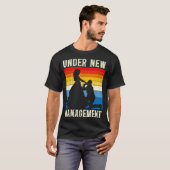 Unter neuer Leitung Bräutigam Hochzeit Junggeselle T-Shirt (Vorne ganz)