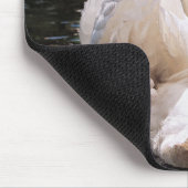 Unter seinen Flügeln schwänzen mit Cygnet-Poster Mousepad (Ecke)