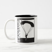 Unter Überdachung SkyDive! Tasse (Links)