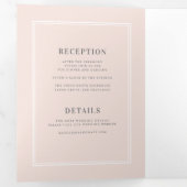 Untergeschichtete Eleganz Rosa All-In-One Hochzeit Dreifach Gefaltete Einladung (Innen Erste Seite)