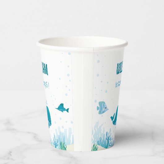 Unterhalb des Meeres befinden sich die Meerestiere Pappbecher (Rechts)