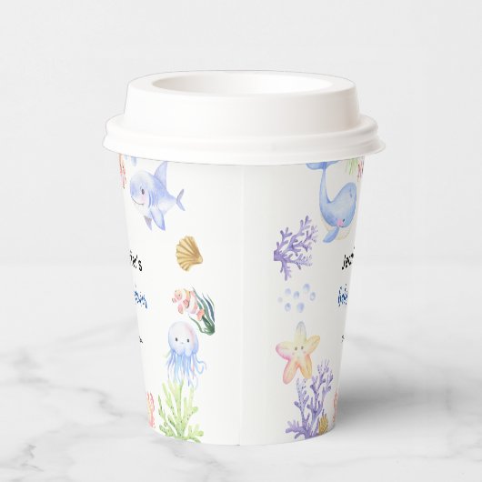 Unterhalb des Meerschwunges werden Tiere im Meer Pappbecher (Rechts)