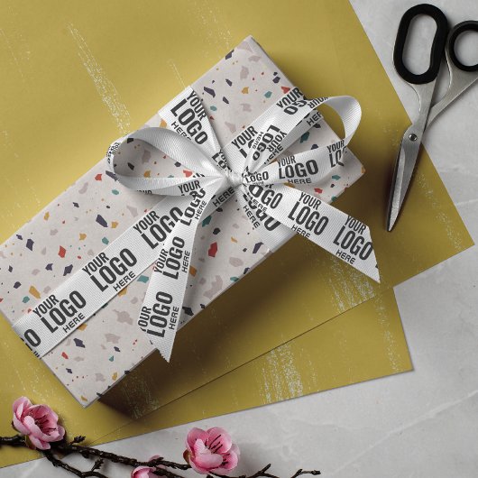 Unternehmen für das Verpacken von Sat-Logos mit ei Satinband