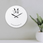 Unternehmen für Minimalistische Firmenlogos Große Wanduhr<br><div class="desc">Minimalistisches Design der Business-Wanduhr mit einem einfachen Schwarz-Weiß-Design und Platz für Ihr Monogramm oder Logo. Dieses vollständig bearbeitbare Design erlaubt es Ihnen, alle Texte und Farben zu bearbeiten, um Ihre eigene Firmenmarke Uhren zu erstellen. Eine großartige Möglichkeit, Ihr Unternehmen zu fördern - nutzen Sie es in Ihrem Büro / Shop...</div>