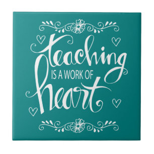 Unterricht ist eine Arbeit niedlichen der Phrase Fliese