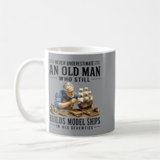 Unterschätze einen alten Mann nicht, der Modellsch Kaffeetasse