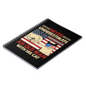 Unterschätze nie einen alten Mann mit seinem Katze Notizblock (Linke Seite)