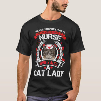 Unterschätze niemals die zähe Kraft einer Krankens T-Shirt