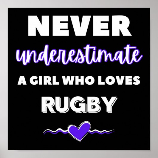 Unterschätze niemals ein Mädchen, das Rugby Lieben Poster (Vorne)