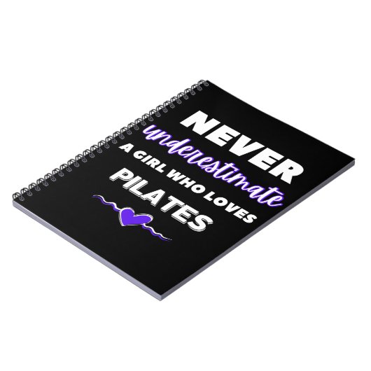 Unterschätze niemals ein Mädchen, das von Lieben g Notizblock (Linke Seite)