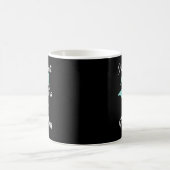 Unterschätze niemals ein Mädchen mit einer französ Kaffeetasse (Mittel)