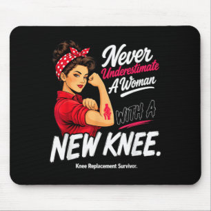 Unterschätze niemals eine Frau mit einem neuen Kni Mousepad