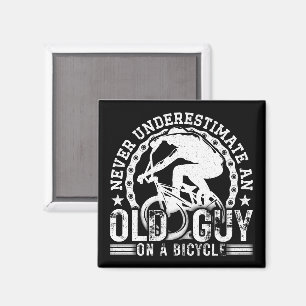 Unterschätze niemals einen alten Mann auf einem Fa Magnet