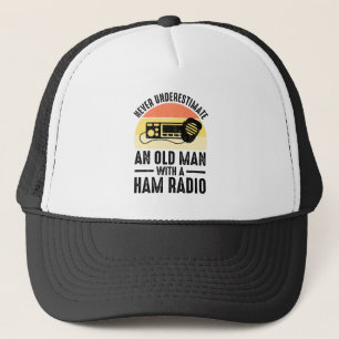 Unterschätze niemals einen alten Mann mit einem Am Truckerkappe