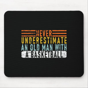 Unterschätze niemals einen alten Mann mit einem By Mousepad