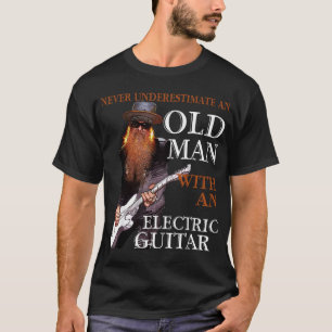 Unterschätze niemals einen alten Mann mit einer Gi T-Shirt