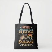 Unterschätze niemals einen alten Mann mit Pickleba Tasche (Vorderseite)