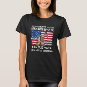 Unterschätze niemals einen alten Veteran mit milit T-Shirt