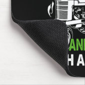 Unterschätzen eines alten Mannes mit einem Traktor Mousepad (Ecke)