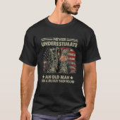 Unterschätzen Sie den alten Mann nie mit militäris T-Shirt (Vorderseite)