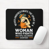 Unterschätzen Sie den Geist einer Frau Warrior Mousepad (Mit Mouse)