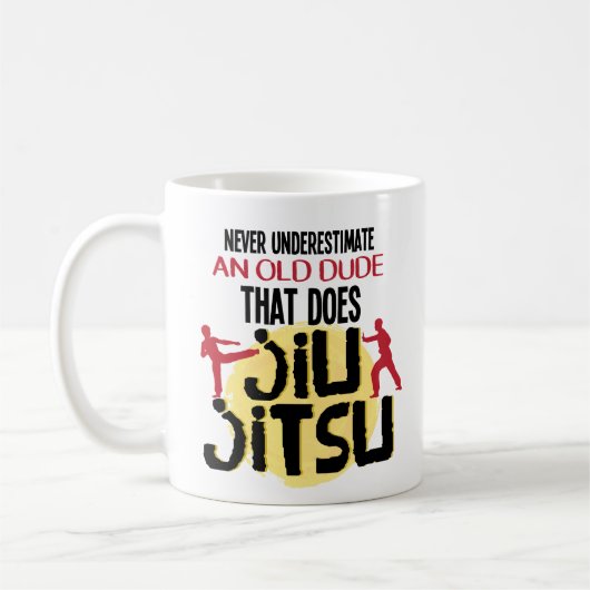 Unterschätzen Sie nie alte Typ Jiu Jitsu Kaffeetasse (Links)
