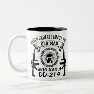 Unterschätzen Sie nie den alten Mann, der eine DD- Zweifarbige Tasse